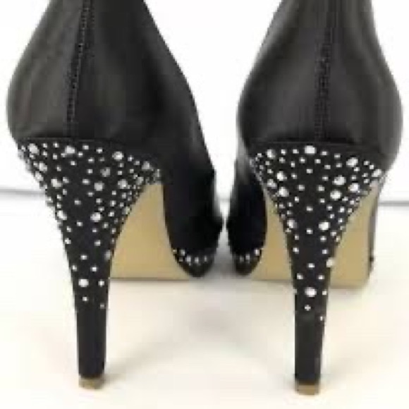 Black Heels - Picture 2 of 9